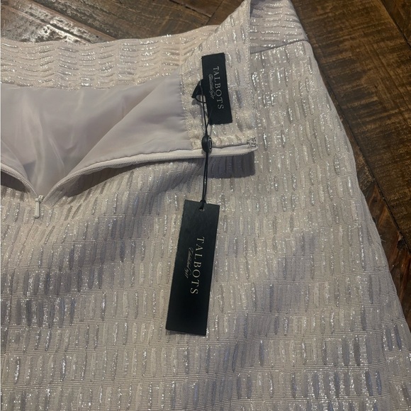 Talbots NWT Shimmering Beige Pencil Skirt in size 8 - Picture 10 of 16
